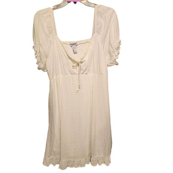 #7573 R S Q White Peasant Rayon Dress Size XL puff sleeves - Picture 1 of 4